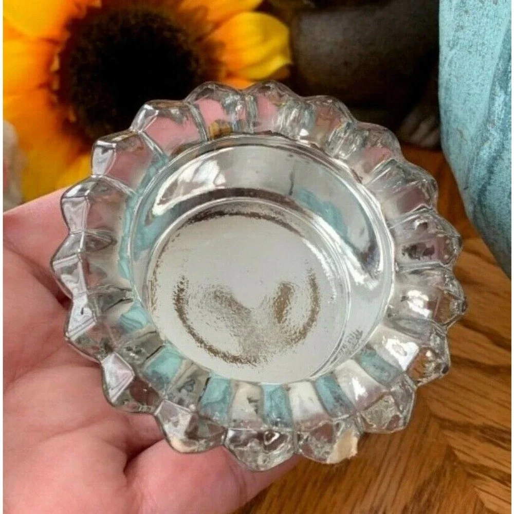 New Elegant Clear w/ Silver Fluted Glass Round Shaped Tea Light Candle Holder